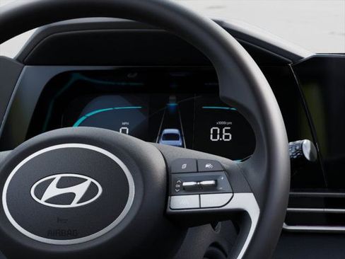 New 2026 Hyundai Elantra SE image 14