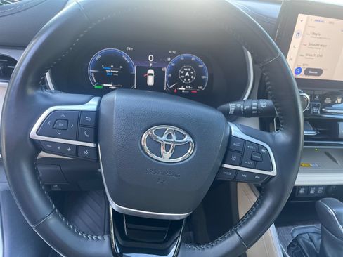 Used 2023 Toyota Highlander Limited AWD/4WD image 27