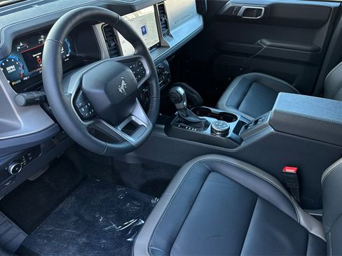 New 2025 Ford Bronco Outer Banks w/ Sasquatch Package image 7