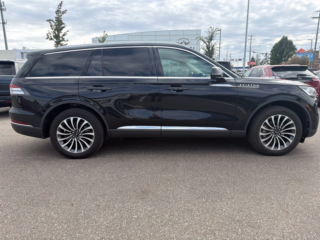 Used 2024 Lincoln Aviator AWD w/ Premium Package image 5