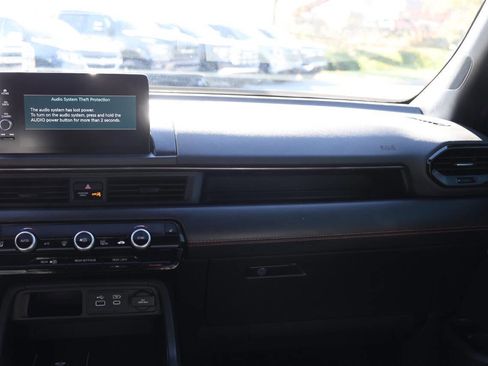 Used 2024 Honda Pilot TrailSport image 26