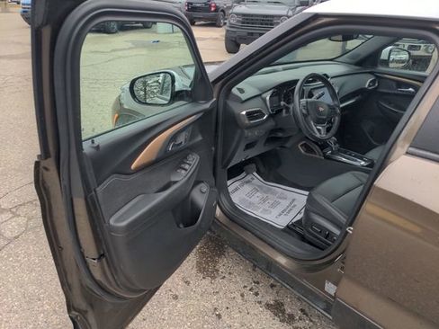 Used 2021 Chevrolet TrailBlazer ACTIV w/ Sun and Liftgate Package image 9