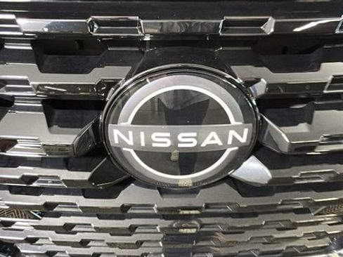 Used 2023 Nissan Kicks SV FWD image 8