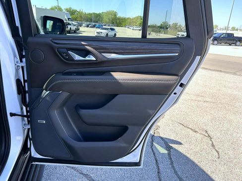 Used 2023 GMC Yukon Denali w/ Denali Reserve Package AWD/4WD image 18
