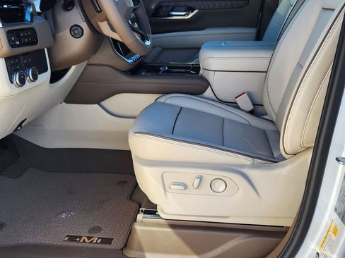 New 2026 GMC Yukon XL Denali w/ Sun & Power Step Package AWD/4WD image 12