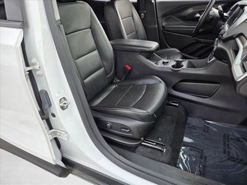 Used 2024 GMC Terrain SLT image 19