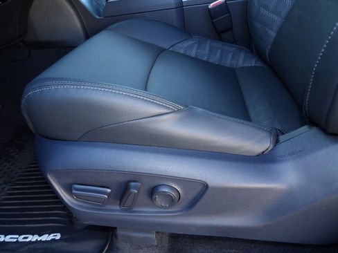 New 2025 Toyota Tacoma TRD Sport image 9