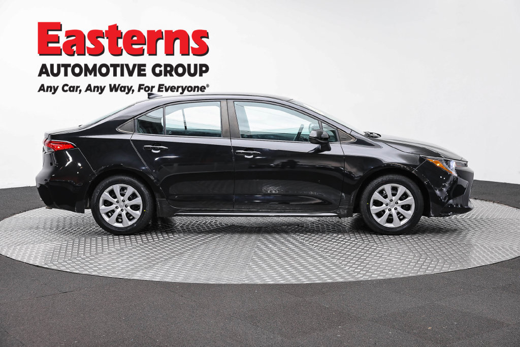 Used 2021 Toyota Corolla LE w/ Carpet Mat Package (TMS) FWD image 5