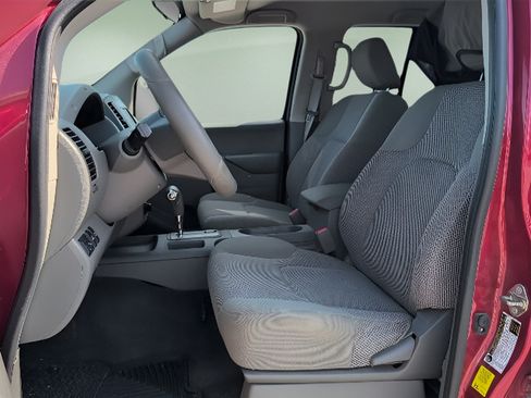 Used 2019 Nissan Frontier SV AWD/4WD image 11