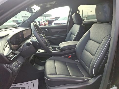 Used 2025 Buick Enclave Sport Touring image 13