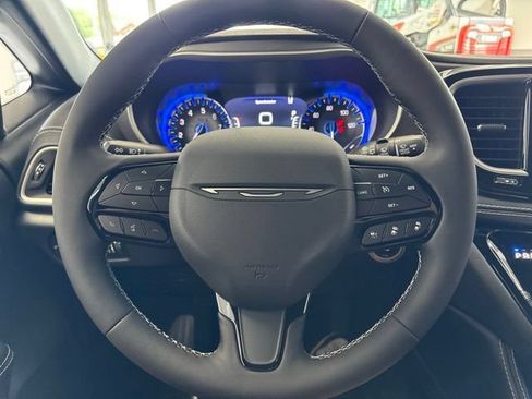 New 2027 Chrysler Pacifica Limited AWD/4WD image 32