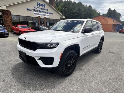 Used 2025 Jeep Grand Cherokee Altitude