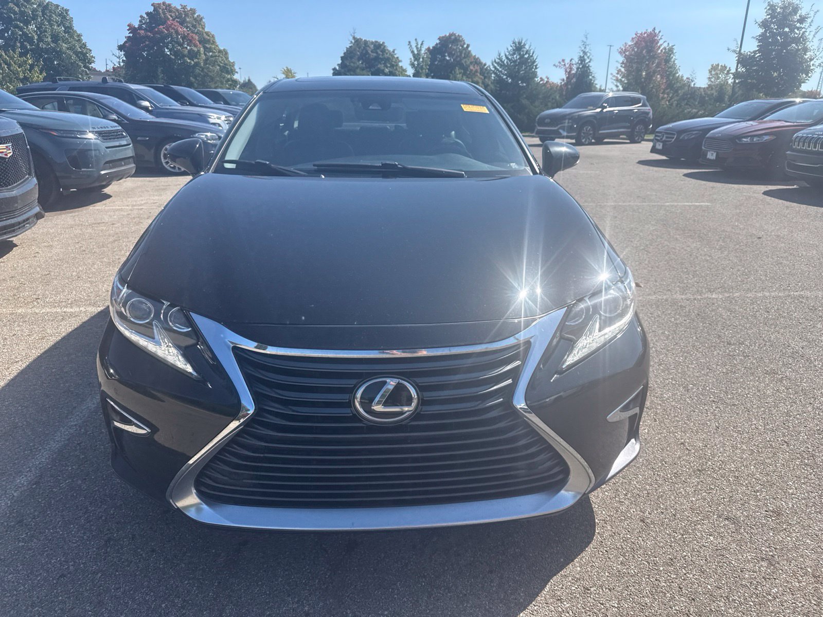 Used 2016 Lexus ES 350 w/ Luxury Package w/Wood Trim FWD image 2
