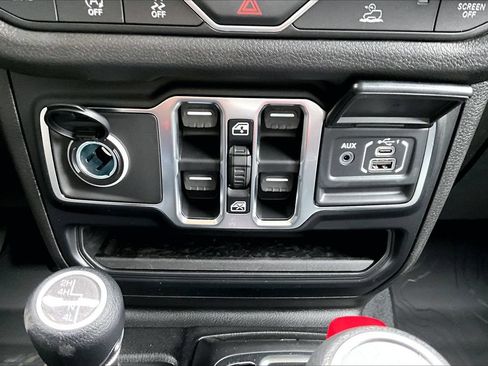 New 2026 Jeep Gladiator Sport AWD/4WD image 16