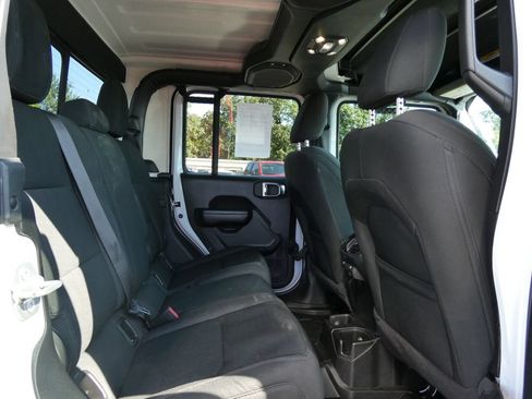 Used 2021 Jeep Gladiator Sport AWD/4WD image 15