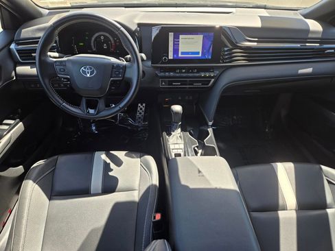 Used 2025 Toyota Camry SE FWD image 18