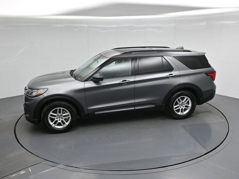 Certified 2025 Ford Explorer Active image 44