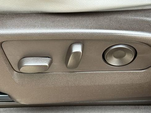 Used 2021 Chevrolet Tahoe LT w/ LT Signature Package RWD image 25