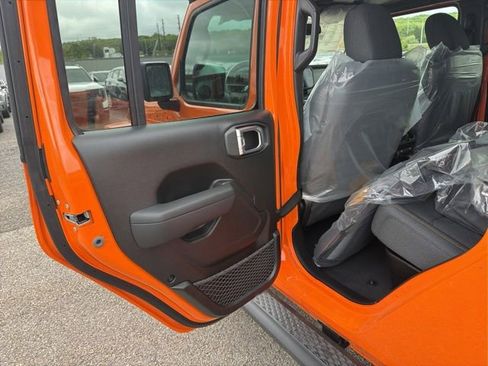 New 2026 Jeep Gladiator Sport AWD/4WD image 10