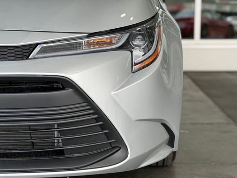 Used 2026 Toyota Corolla LE FWD image 5