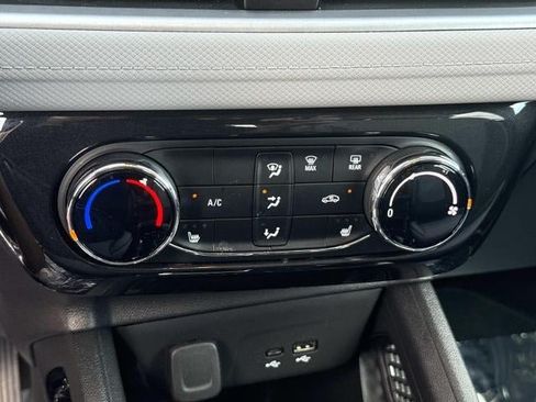 Used 2026 Chevrolet TrailBlazer LT w/ LT Cold Weather Package AWD/4WD image 20