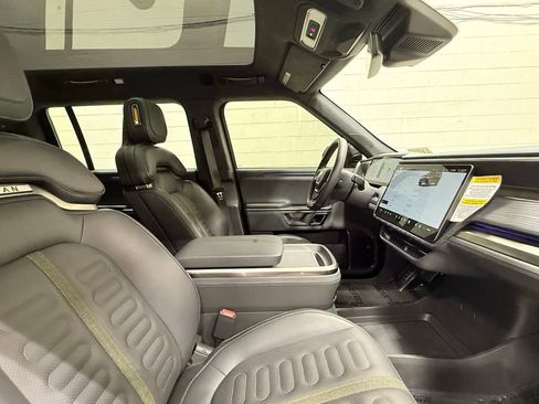 Used 2024 Rivian R1S Adventure AWD/4WD image 38