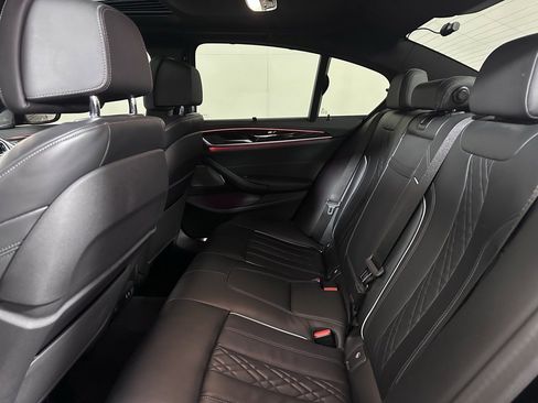 Used 2023 BMW M550i xDrive w/ Executive Package image 23