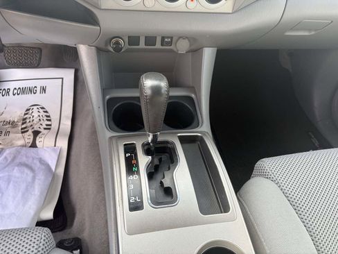 Used 2010 Toyota Tacoma PreRunner image 26