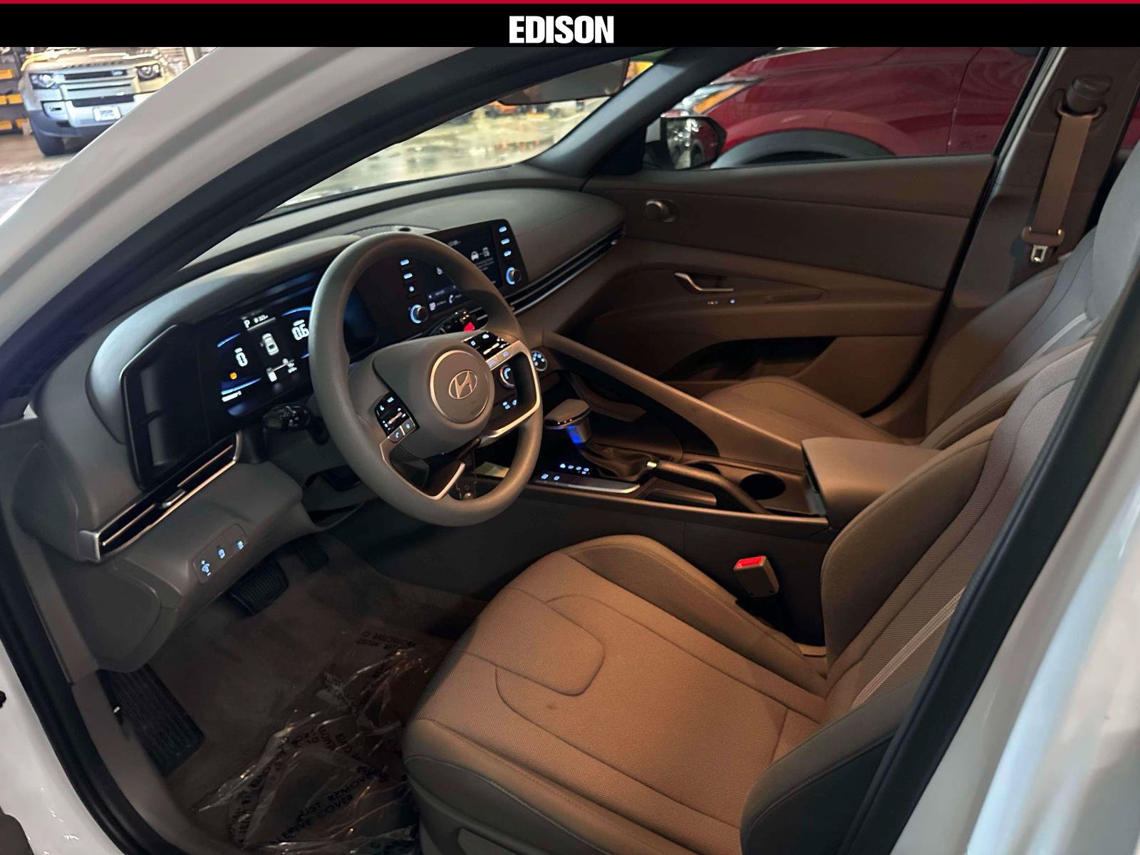 Used 2025 Hyundai Elantra SE FWD image 12