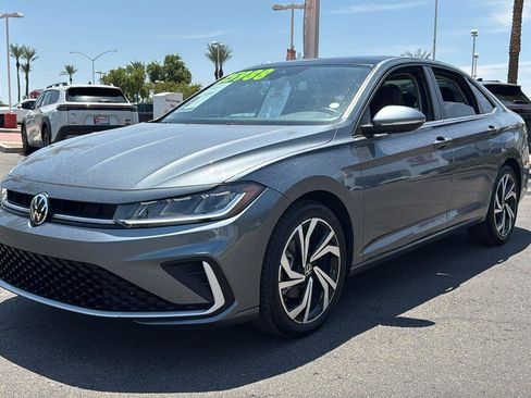 Used 2025 Volkswagen Jetta SEL FWD image 4