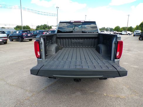 Used 2021 GMC Sierra 1500 SLT w/ SLT Premium Plus Package AWD/4WD image 9
