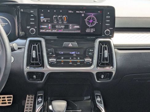 Used 2021 Kia Sorento SX image 19