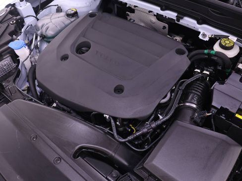 New 2026 Volvo XC40 B5 Plus w/ Protection Package Premier image 24