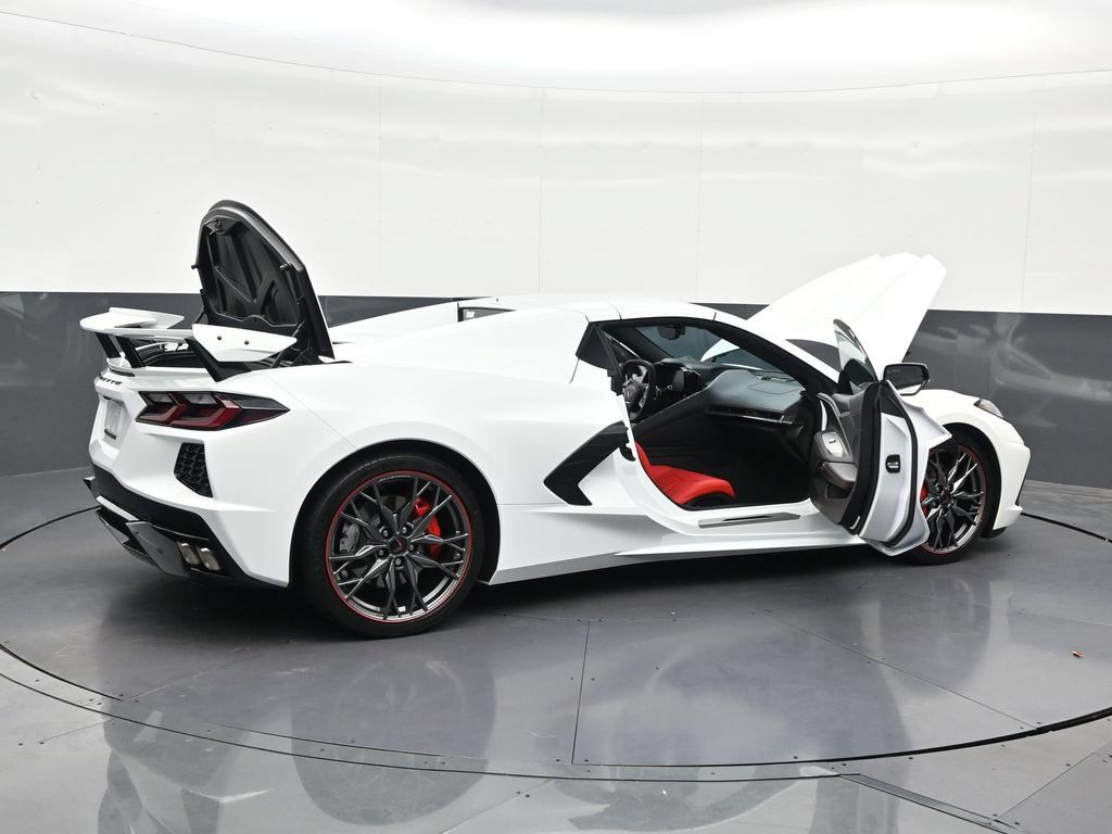 Used 2024 Chevrolet Corvette Stingray Convertible w/ 1LT RWD image 31