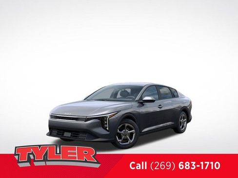 New 2026 Kia K4 LXS image 1