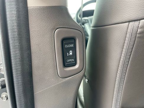 Used 2016 Honda Odyssey EX-L image 56