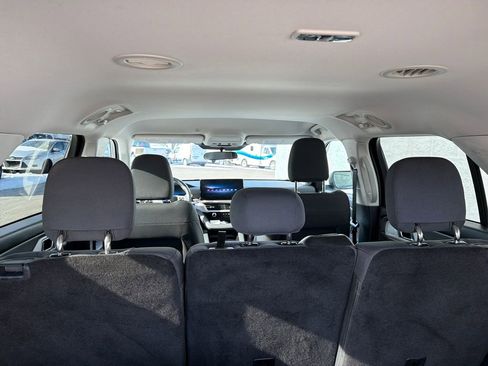 Used 2025 Ford Explorer Active image 24