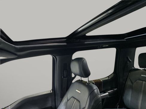 Used 2017 Ford F150 Platinum image 14