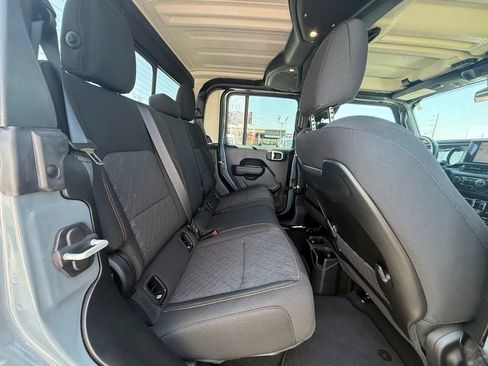 Used 2024 Jeep Gladiator Mojave w/ Convenience Group AWD/4WD image 22
