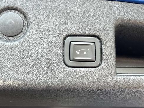 Used 2019 Chevrolet Equinox LT AWD/4WD image 13
