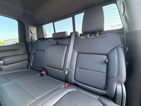 Used 2022 Chevrolet Silverado 1500 LTZ w/ LTZ Convenience Package II AWD/4WD image 36