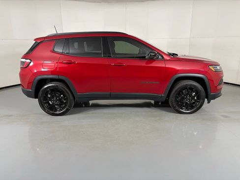 New 2026 Jeep Compass Latitude w/ Sun and Sound Group AWD/4WD image 9