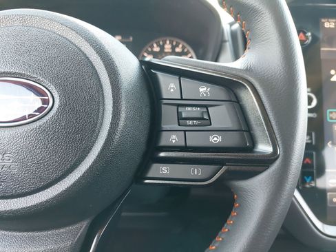 Certified 2025 Subaru Crosstrek 2.5i Limited w/ Crosstrek Mirror Package image 17