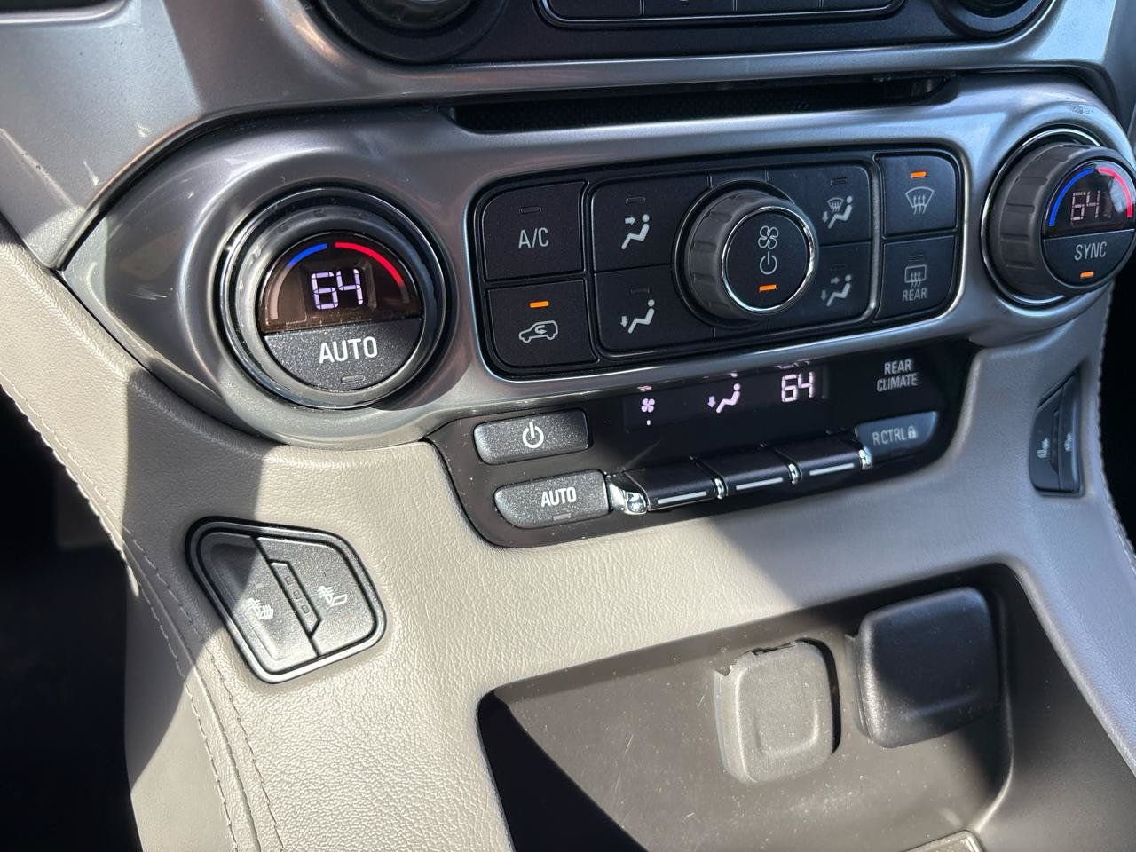 Used 2019 Chevrolet Suburban LT AWD/4WD image 20