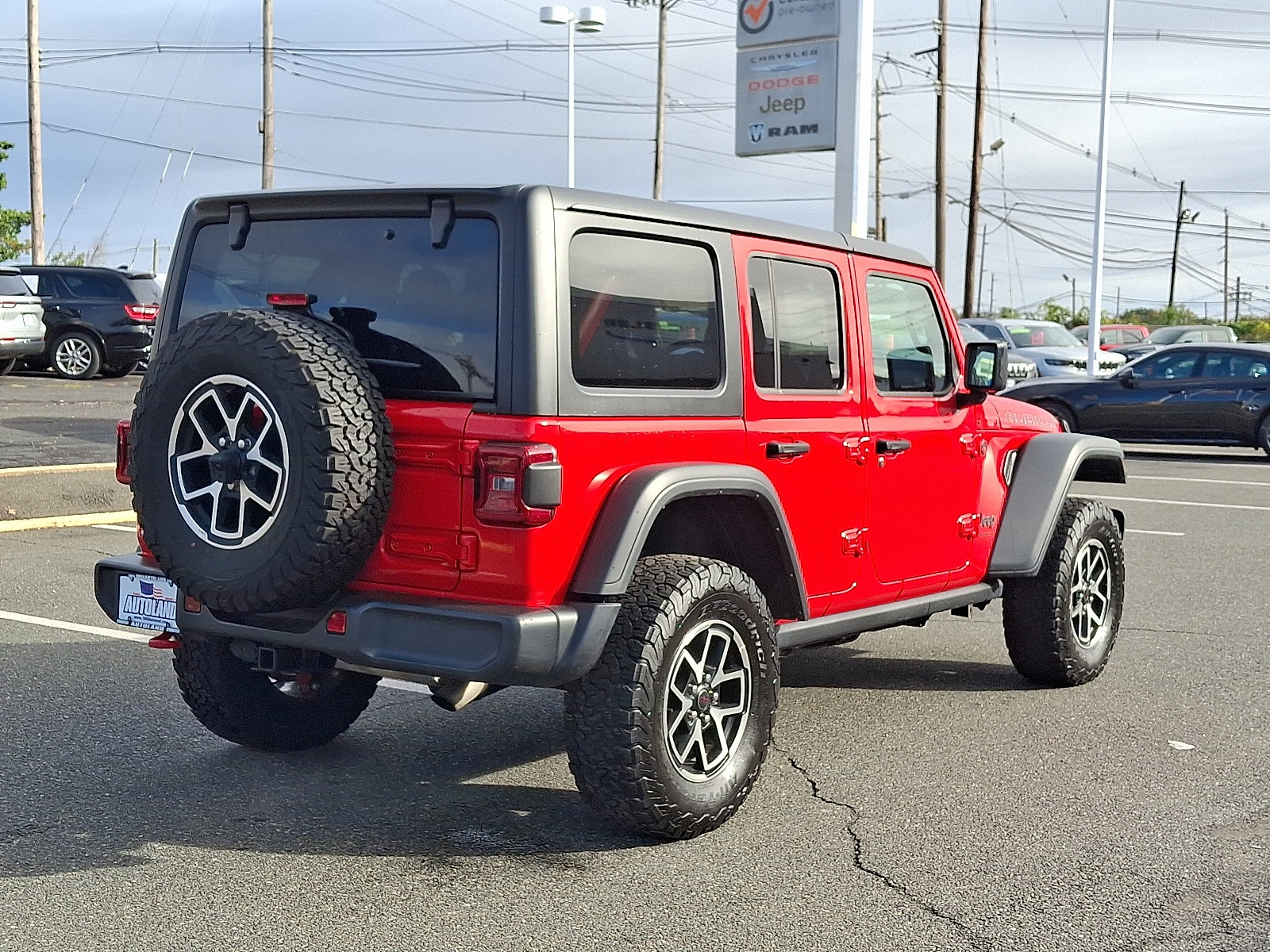 Used 2025 Jeep Wrangler Unlimited Rubicon AWD/4WD image 7
