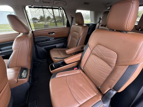 Used 2023 Nissan Pathfinder Platinum AWD/4WD image 22