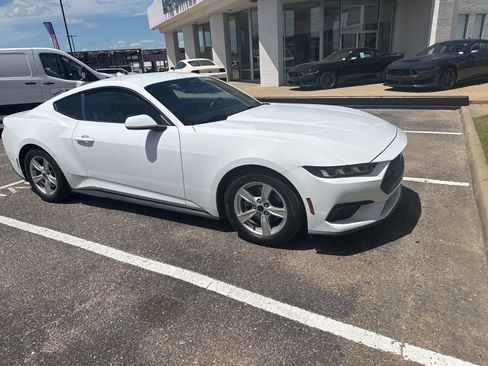Used 2024 Ford Mustang Coupe image 14