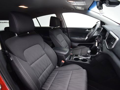 Used 2021 Kia Sportage LX image 16