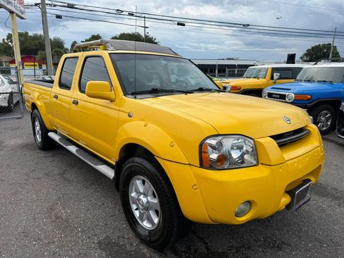 Used 2003 Nissan Frontier SE AWD/4WD image 3