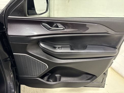 Used 2022 Jeep Grand Cherokee L Altitude image 30